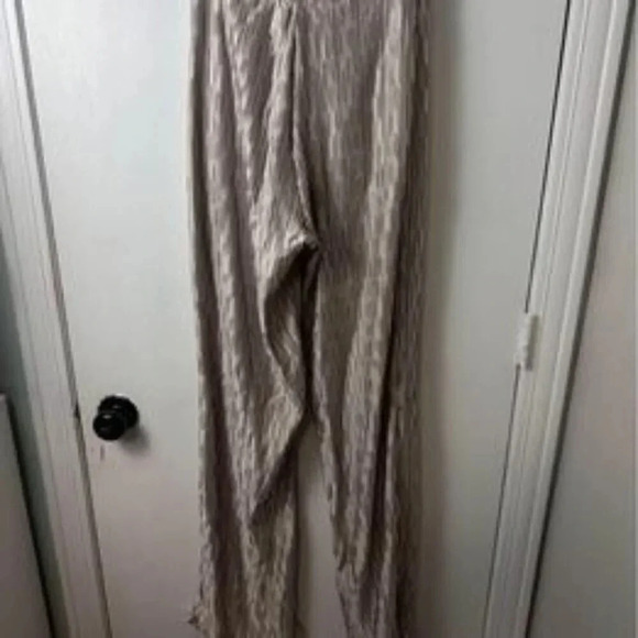 Pretty Little Thing Oatmeal shimmer Plisse Wide Leg Trousers size  2 #1033 - Picture 6 of 8